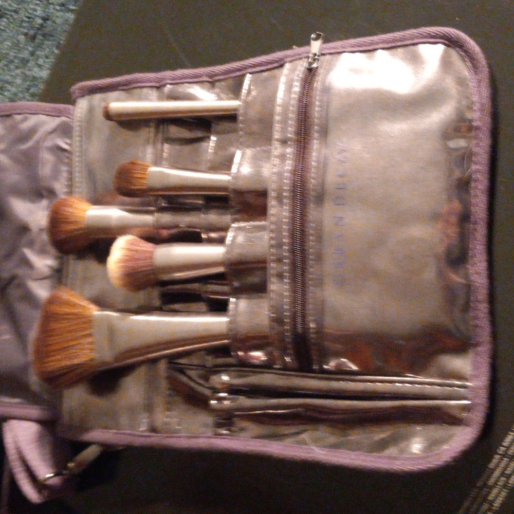 ABSOLUTELY ONE OF A KIND URBAN DECAY MAKEUP BRUSH COLLECTION WITH MATCHING BAG